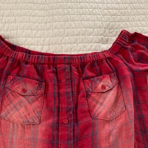 Paper Crane Red Flannel Off the Shoulder top sz M - Picture 3 of 6